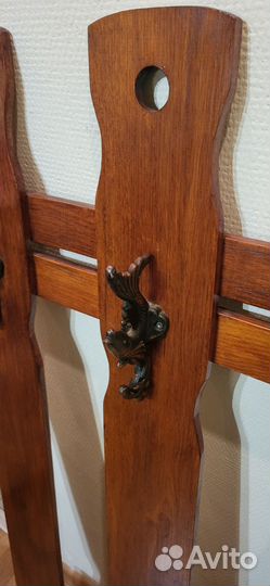 Вешалка настенная