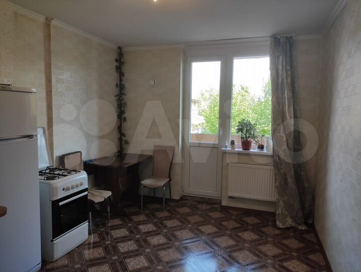 2-к. квартира, 60 м², 1/9 эт.