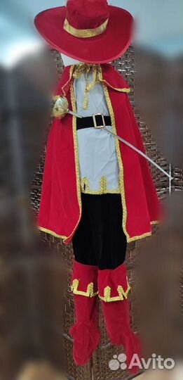 Карнавальный костюм мушкетёр