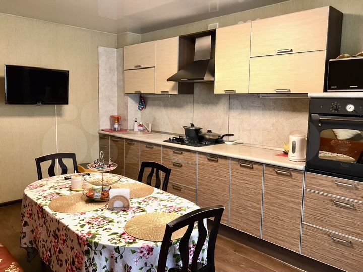 2-к. квартира, 71,5 м², 1/8 эт.