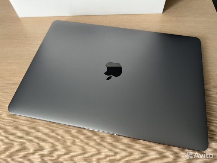 Apple MacBook Pro 13 retina 2017 8/128гб