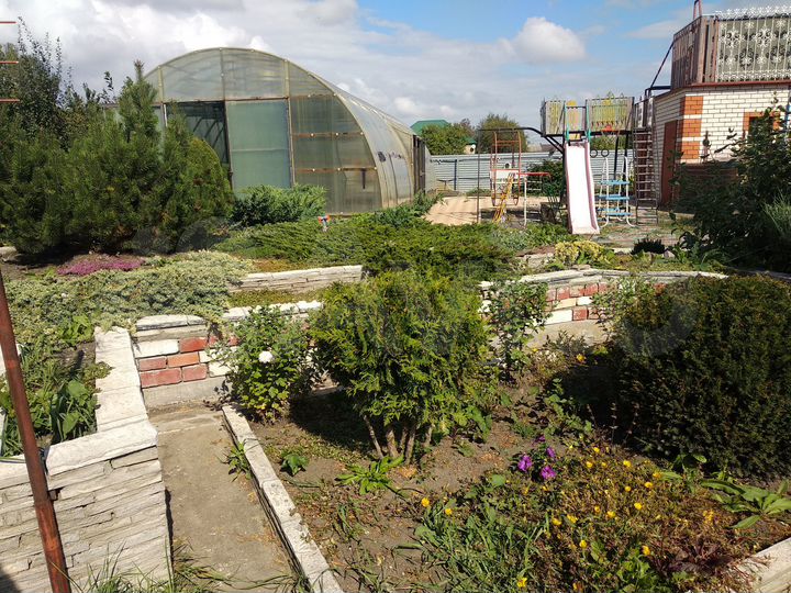 Коттедж 393 м² на участке 15 сот.