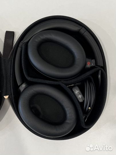 Беспроводные наушники Sony WH-1000XM4, черный