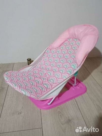 Шезлонг для купания новорожденного