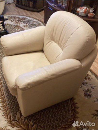 Кожанное кресло