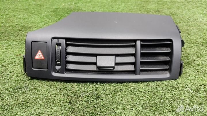 Дефлектор торпедо центральный Toyota Verso R2 2017