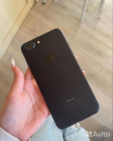 Телефон iPhone 7 plus