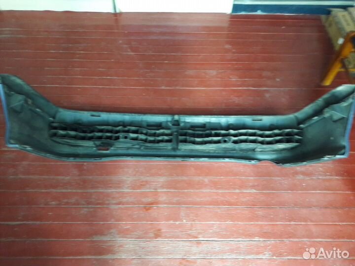Продам задний бампер на Рено 19