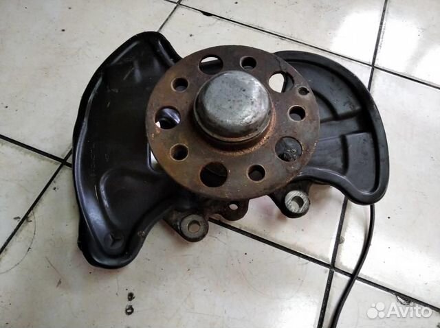 Кулак поворотный передний левый w204 C-class 27