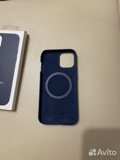 Оригинальный силиконовый чехол для iPhone 12