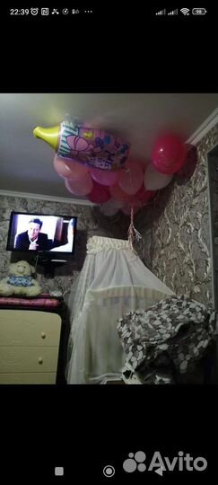 Детская кроватка с маятником и ящиком