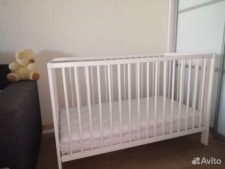 Детская кроватка IKEA с матрасом