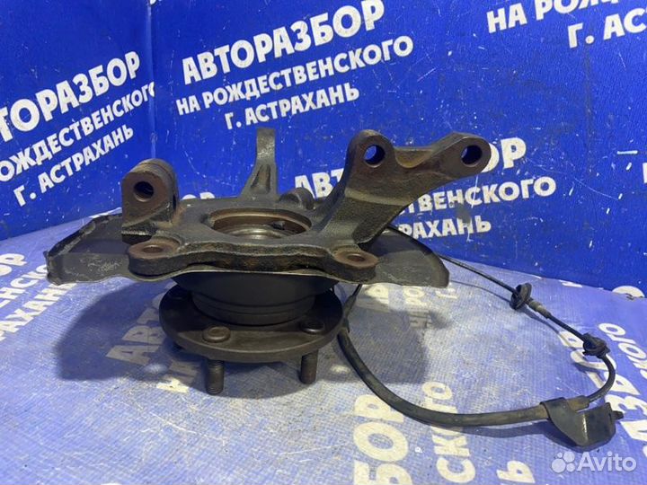 Передний левый поворотный кулак Mitsubishi