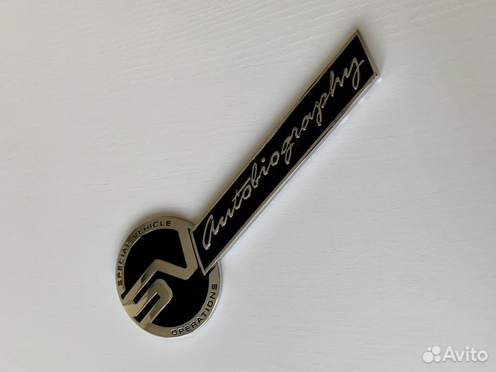 Эмблема SV Autobiography на дверь багажника