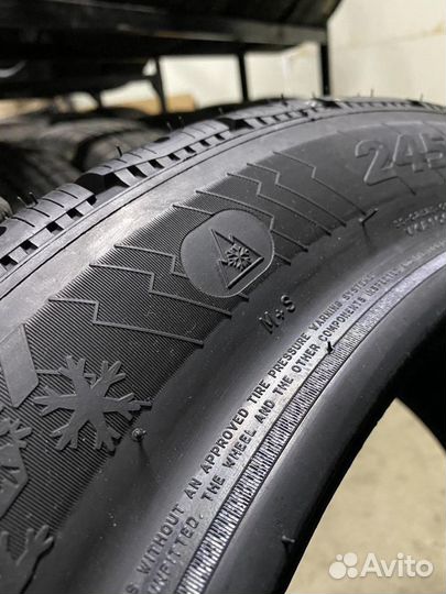 Michelin Alpin 245 R18 121