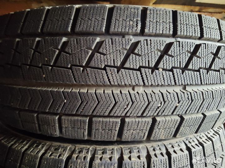 Bridgestone Blizzak VRX 215/65 R16 98