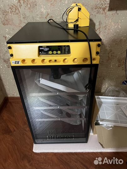 Инкубатор для яиц Brinsea