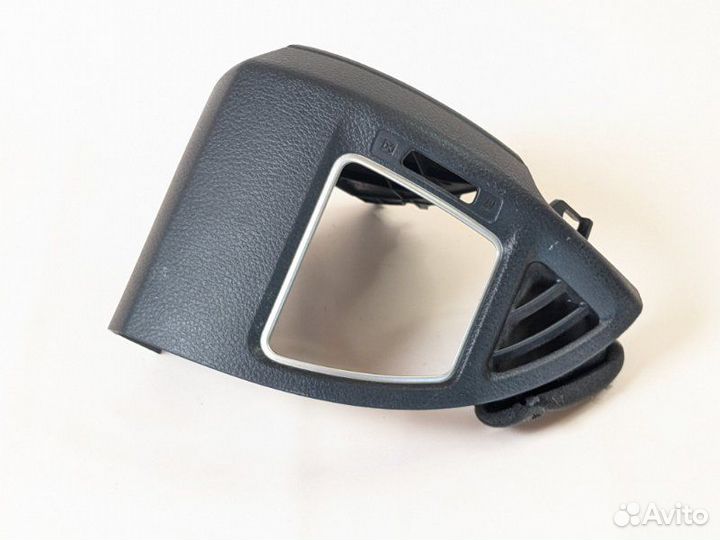 Накладка левая Nissan Serena C26 MR20 2013