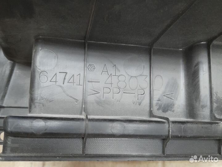 Ящик для инструментов Lexus RX300 03-09 6474148030