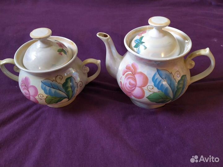 Чайник заварочный и сахарница