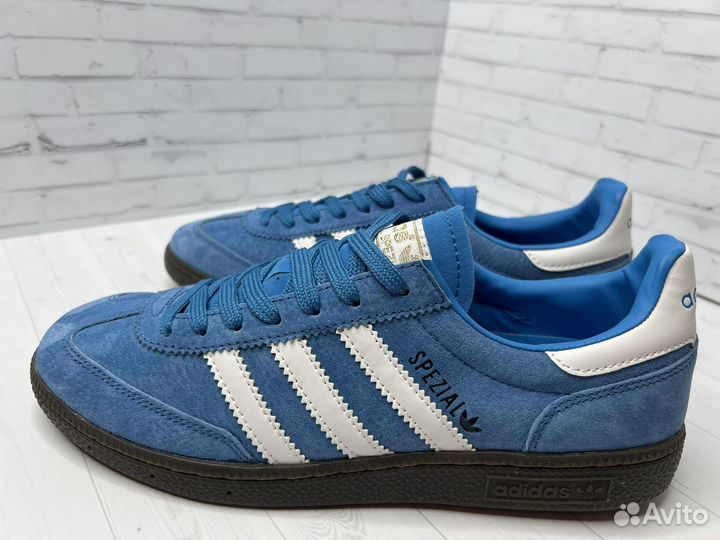 Кроссовки adidas spezial