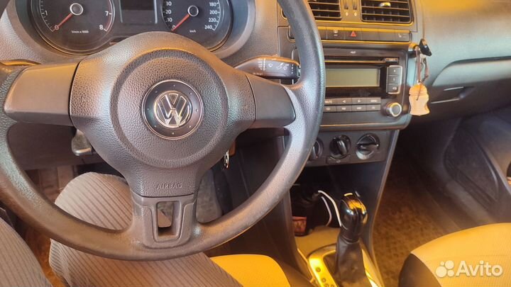 Volkswagen Polo 1.6 AT, 2010, 220 000 км