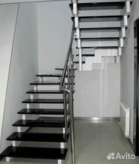 Г-образная лестница с поворотом