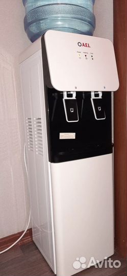 Кулер для воды напольный с подогревом