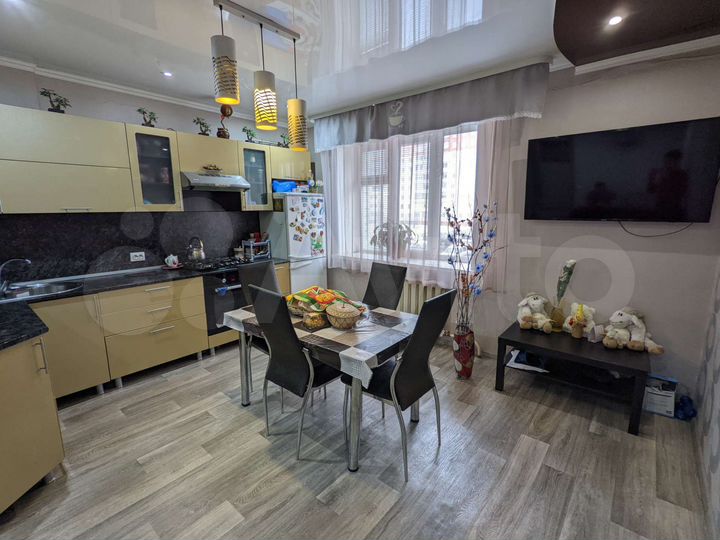 3-к. квартира, 79 м², 2/10 эт.