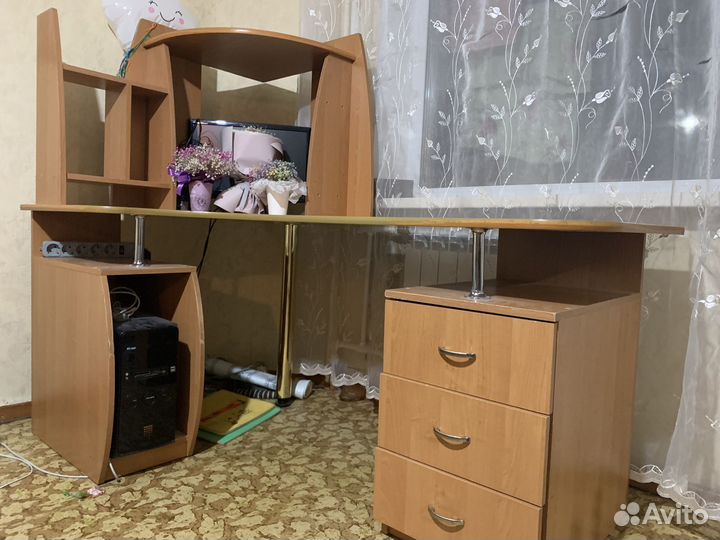 Компьютерный стол