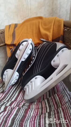 Коньки хоккейные