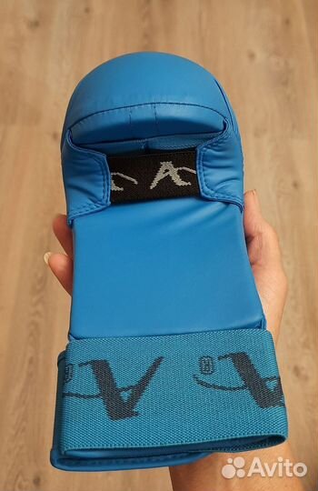 Новые перчатки для каратэ M