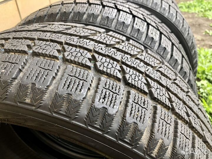 Toyo Observe GSi-5 215/50 R18 92Q