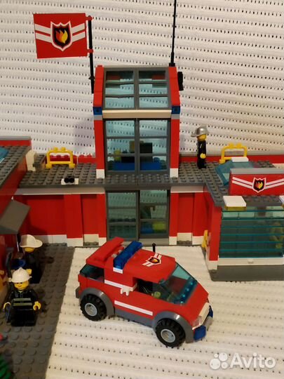 Lego City 7208 fire station. Пожарная часть