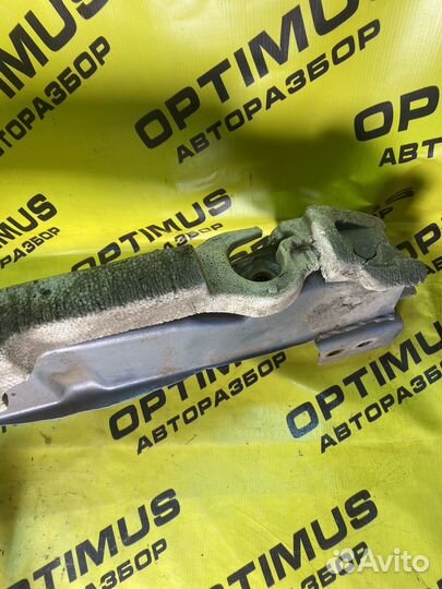 Усилитель переднего бампера Mazda CX-7