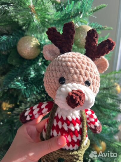 Вязаная игрышка Рождественский Олень