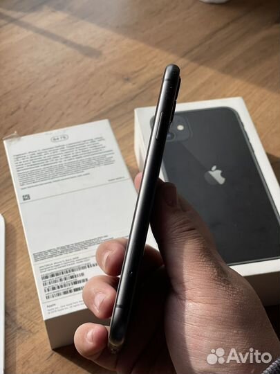 iPhone 11, 64 ГБ