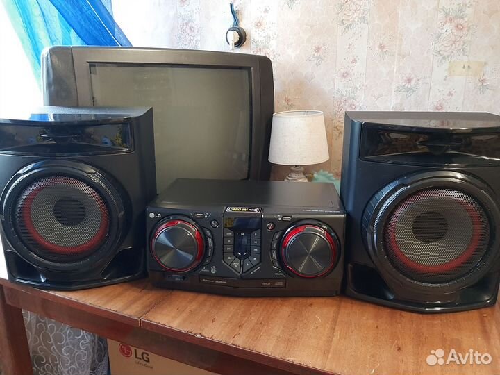 Музыкальный центр