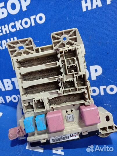 Блок предохранителей салона Toyota Camry 40 седан