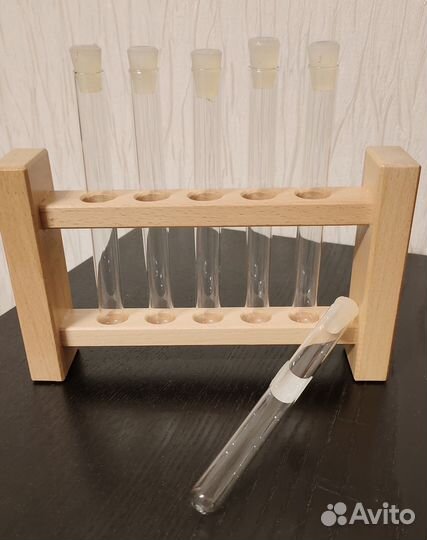 Набор пробирок для специй на подставке из дерева