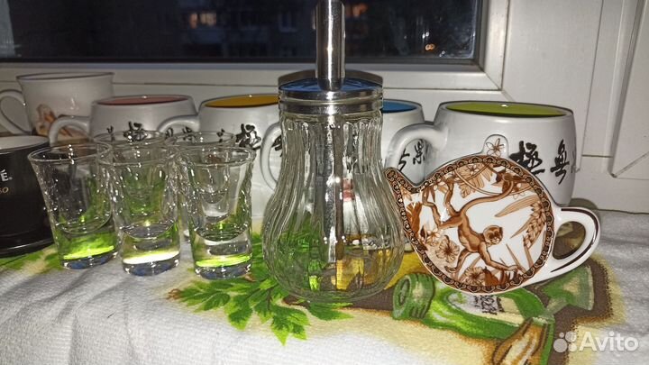 Кружки, стопки, сахарница