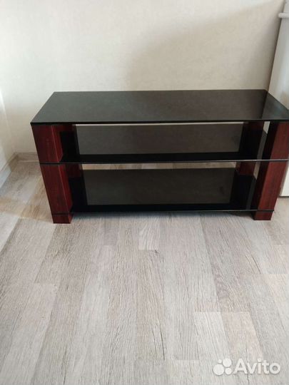 Стеклянная тумба под тв