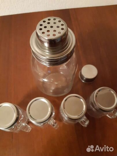 Набор для коктейля. Шейкер и кружки. Новый