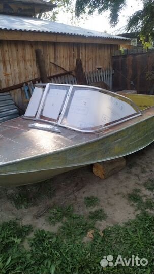 Ветровое стекло с калиткой на лодку Днепр