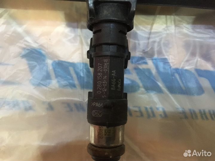 Топливная рейка форсунка Ford EcoSport