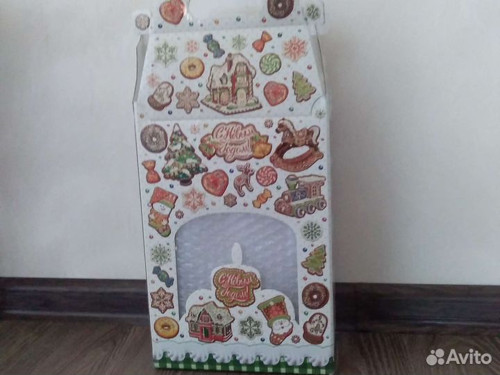 Коробка подарочная новогодняя