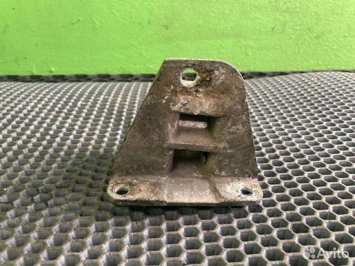 Кронштейн радиатора MAN TGX