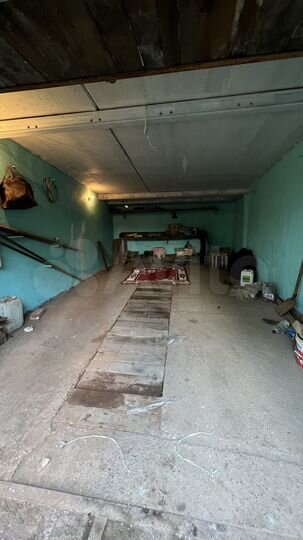 Гараж, > 30 м²