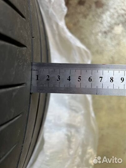 Pirelli P Zero 275/40 R21 и 315/35 R21