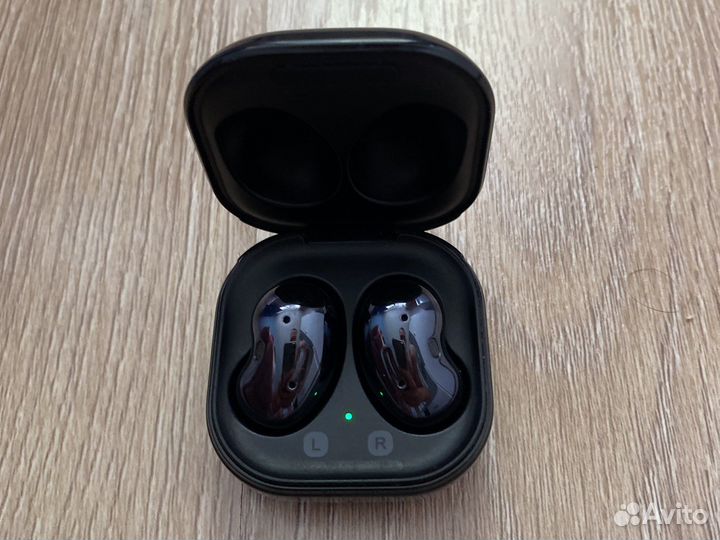 Беспроводные наушники samsung buds live